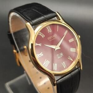 Vintage Style Seiko Quartz Mens Gold Watch & Red accents W/Leather Strap